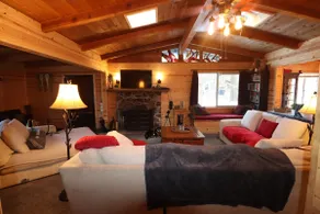 Spacious 2 bedroom cabin / PET FRIENDLY Modernized - Image 3