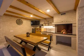 Luxury Villa Diana with heated pool and jacuzzi - Image 5