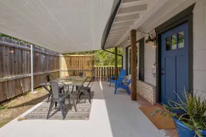 South Austin Bungalow. Large Yard. Pets ok. Close to parks, coffee.. - Image 5