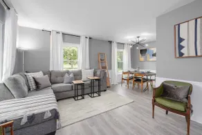 South Austin Bungalow. Large Yard. Pets ok. Close to parks, coffee.. - Image 4