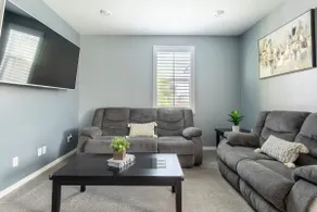 Amazing Large 1 Bedroom, No Chores Home - Image 2