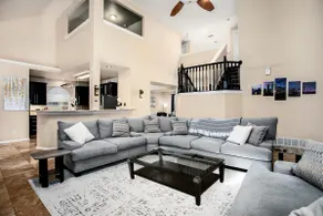 Spacious Luxury Family Home | Pool+Spa+Games | 5BD - Image 5