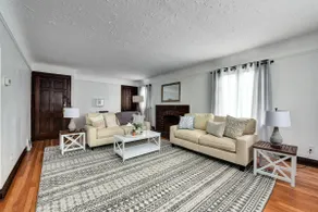 Historic District 2BR on 2nd Floor near Cleveland Clinic ~ Safe & Quiet Area - Image 2