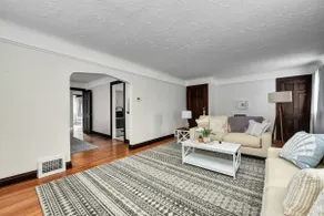 Historic District 2BR on 2nd Floor near Cleveland Clinic ~ Safe & Quiet Area - Image 3