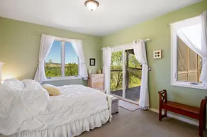 Riverside cottage on the bluff with amazing views - Image 4
