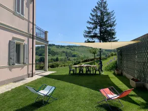 Apartment in villa overlooking the hills - Image 2