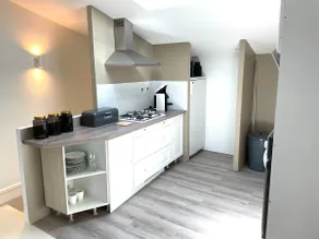 Cosy Camon Bolt-Hole - Image 2