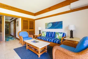 Serene Location, AC, sleeps 4, pool access - Image 3