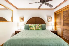 Serene Location, AC, sleeps 4, pool access - Image 4