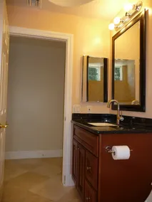 The PEACOCK suite next to a country club - Image 3