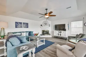 Waterfront Home! Kids/Pet Friendly! Kayaks/Bikes! - Image 5