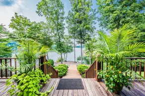 “The Carlisle” 6 bedroom waterfront lake house - Image 3