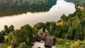 “The Carlisle” 6 bedroom waterfront lake house - Image 5