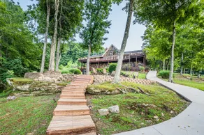 “The Carlisle” 6 bedroom waterfront lake house - Image 4