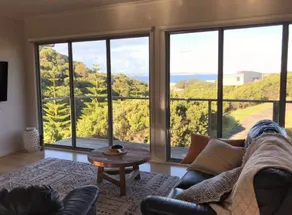 2 bedroom hideaway with magnificent ocean views - Image 2
