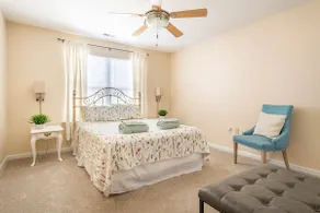 CoastalBoho-Spacious 4BDtownhouse 3 mi from beach - Image 2