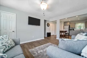 3 Bedroom Brick Rancher in the heart of the city - Image 2