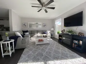 Stylish Cozy Home with Gorgeous Views! - Image 2