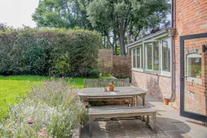 The Potting Shed-perfect for family and friends - Image 4