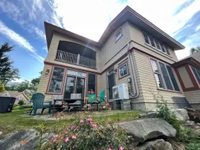 Joyful Maine Escape: A Three-Bedroom Water View Townhouse - Image 5