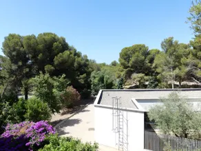 Bright apt with terrace 4 min from the beach - Image 3