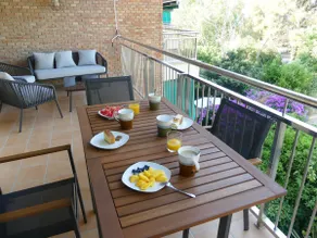 Bright apt with terrace 4 min from the beach - Image 2