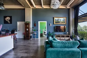Zephyr Luxe Apartment-Sea & Mountain View - Image 3