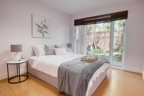 Charming Garden House in an Chatswood & Parking - Image 4