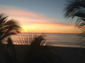 BEACH FRONT GEM - Breathtaking 2 BED RM/ 2 BATH top floor Condo-ON THE SAND - Image 4