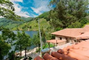 Aveiga Hidden House in Ribeira Sacra next to Miño - Image 2