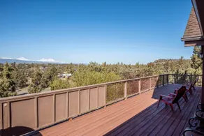 Modern Bend Retreat w/ Stunning Mountain Views - Image 3