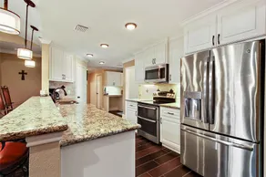 Ranch style 4 bedroom home - Image 5