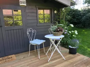 The cabin at the bottom of the garden - Image 3