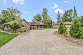 Remodeled cabin on Shawano Lake - Image 3