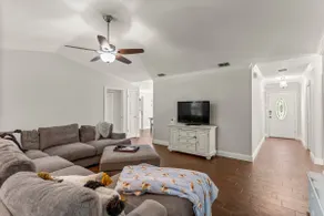 Clean Home in Quiet Equestrian Area 8 min from WEC - Image 5