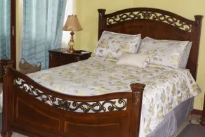 Modern Luxury 2BR, jacuzzi, pool, parking & wifi - Image 3
