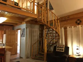 Tanglewood Inn - Cozy & Beautiful - Image 2