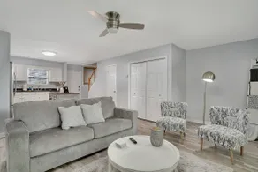 (Side B) Comfortable 2BR Townhome Near the Mall! - Image 2