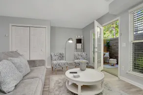 (Side B) Comfortable 2BR Townhome Near the Mall! - Image 4