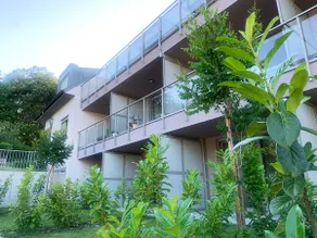 A chic lakeside dig with private garden in Fonyod - Image 4