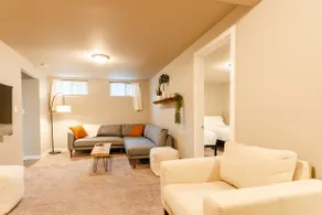 Seattle Launchpad - Cozy and Modern 2 BR Guest Suite - Image 3