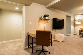 Seattle Launchpad - Cozy and Modern 2 BR Guest Suite - Image 4