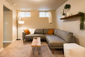 Seattle Launchpad - Cozy and Modern 2 BR Guest Suite - Image 2