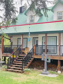 Shuswap Lake House minutes to water and Crowfoot - Image 3