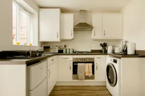 Great location - clean, comfy and well equipped - Image 2