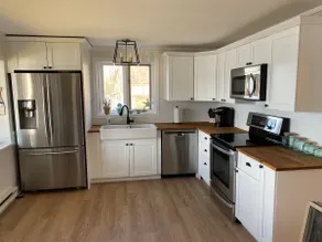 Bright, spacious cottage on a beautiful lake - Image 4
