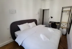 3 ROOMS 4****, IN THE HEART OF THE HISTORIC DISTRICT OF VERSAILLES - Image 4