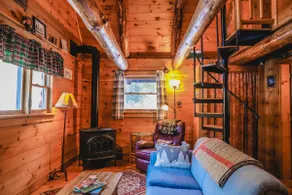 Cozy 4-season Cabin on Pond - ”East Cabin” - Image 3