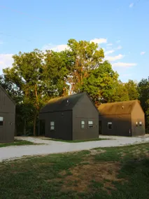 Water’s Edge Cabin: King & Queen Beds (Cabin 4) - Image 4