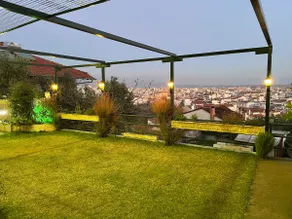 Luxury Cityview Apartment with Garden - Image 2